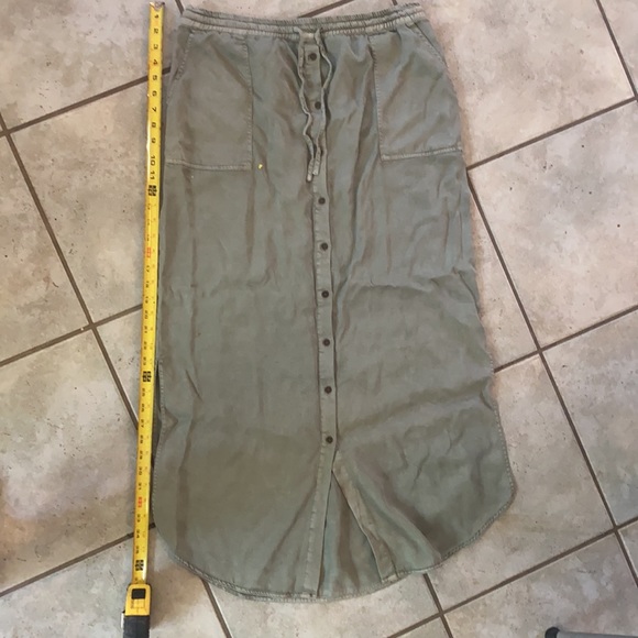 Button down long skirt - Picture 6 of 6